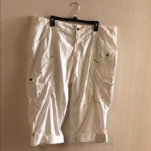 Apt 9 White Capris